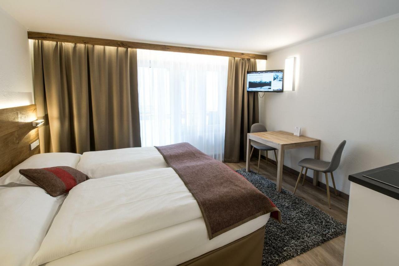 B-Inn Apartments เซอร์แมท ภายนอก รูปภาพ